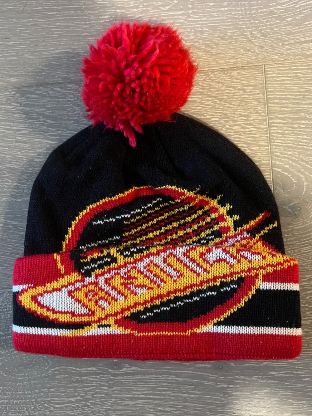 CANUCKS skate logo toque